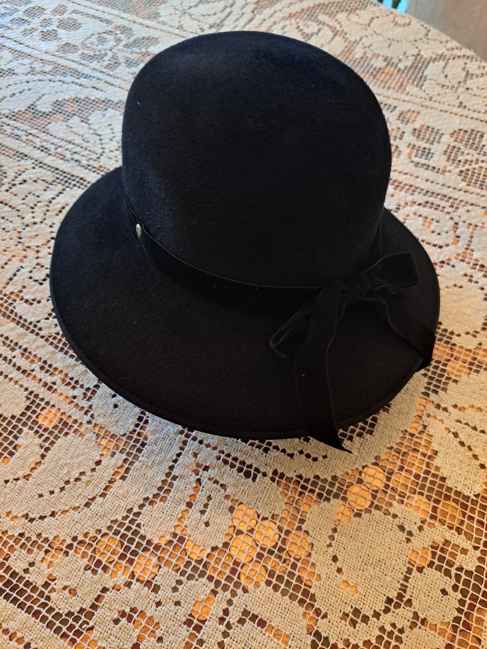 Kaminski Classic Wide Brim Black Felt Bow Cloche Hat Australia